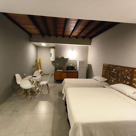 Los Lirios Apart & Suite Puerto Iguazú Esterno foto